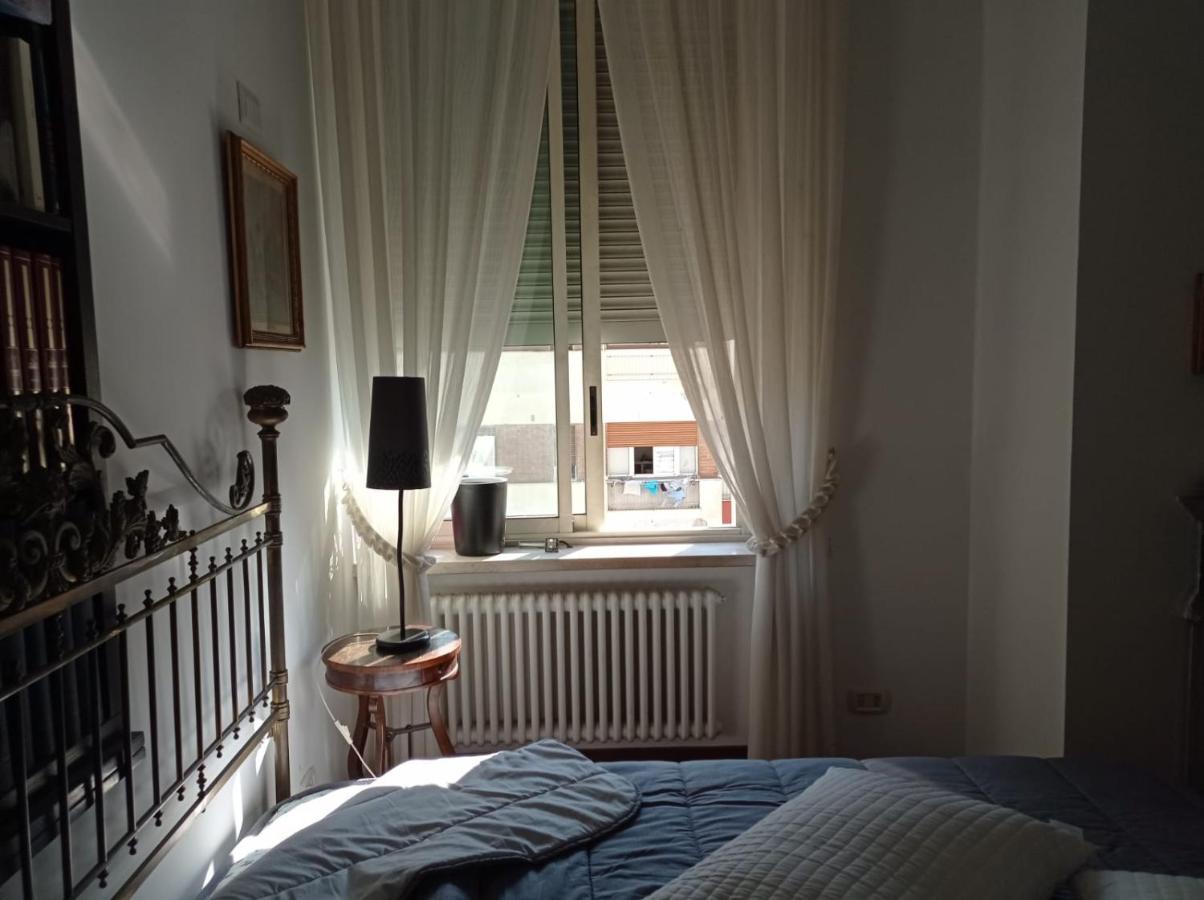 Leonard Laudier Napoli Esterno foto